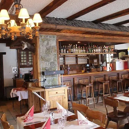 Les Chamois Hotel 3*